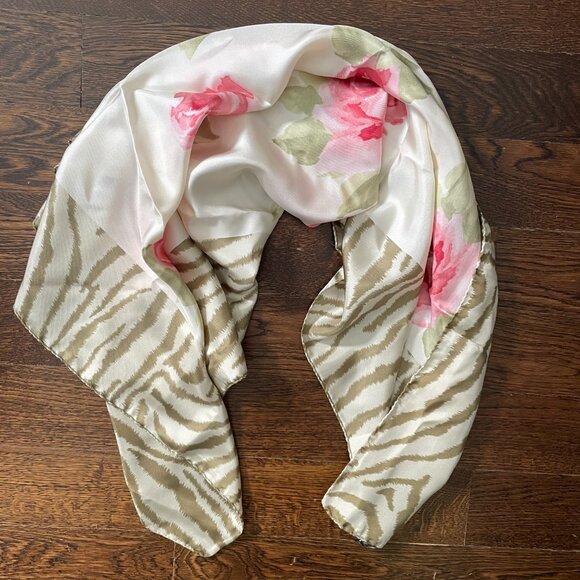 Vintage Coccinelle 100% Silk Scarf with Roses-Made in Italy - Picture 4 of 9